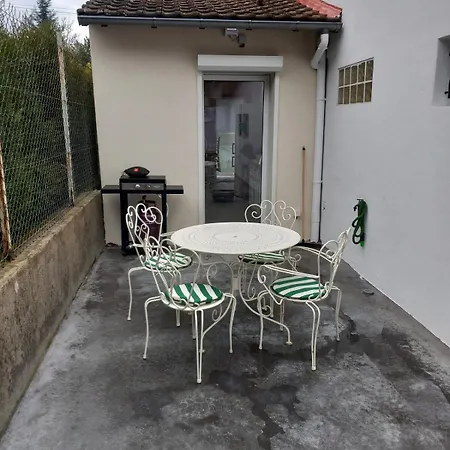 Maison De La Cote Saint Amand بيت للعطل Le Vernet (Allier)