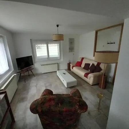 Maison De La Cote Saint Amand * Le Vernet (Allier)